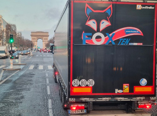 Camion Fox Ten Logistique - arc de triomphe