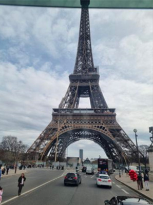 Camion Fox Ten Logistique - tour eiffel